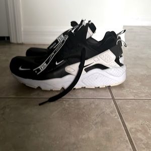 Nike Air Huarache Run Zip